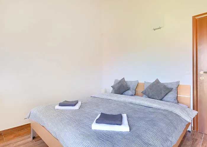 Villa Lara 2